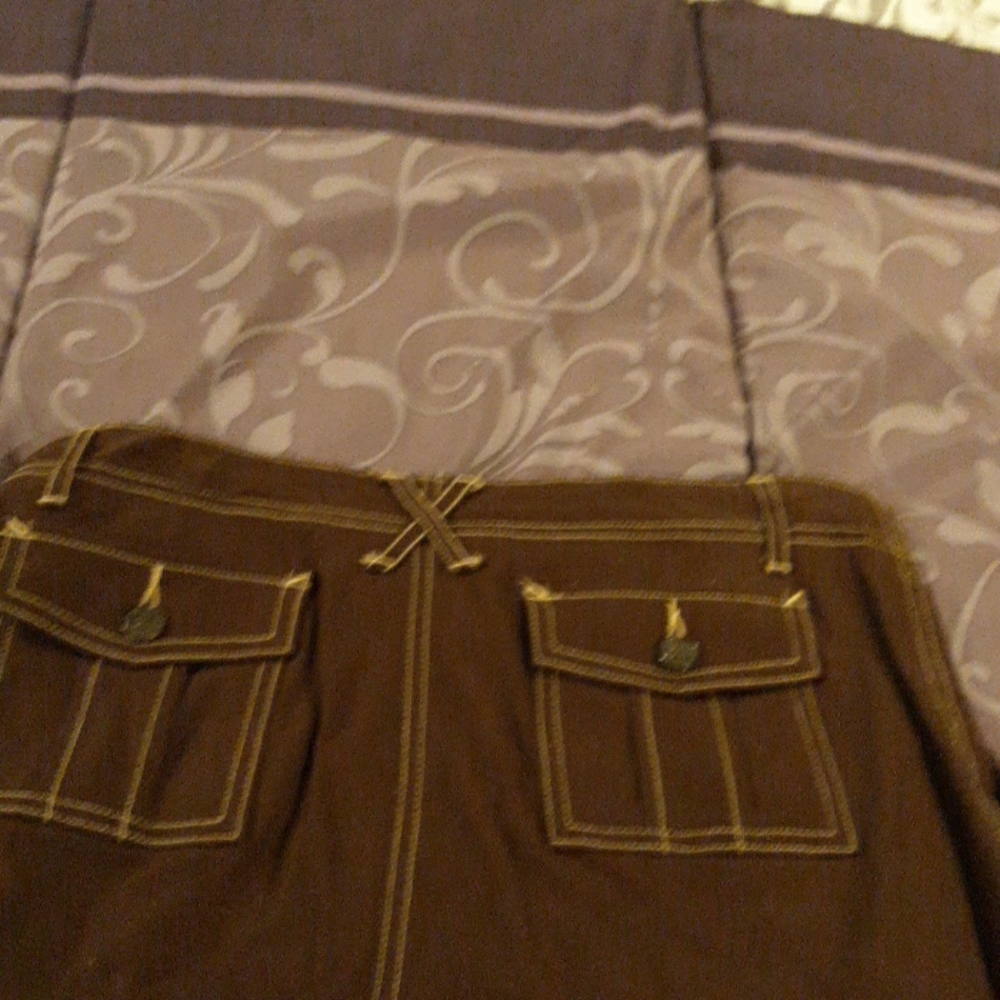 Capris - Picture 7 of 8